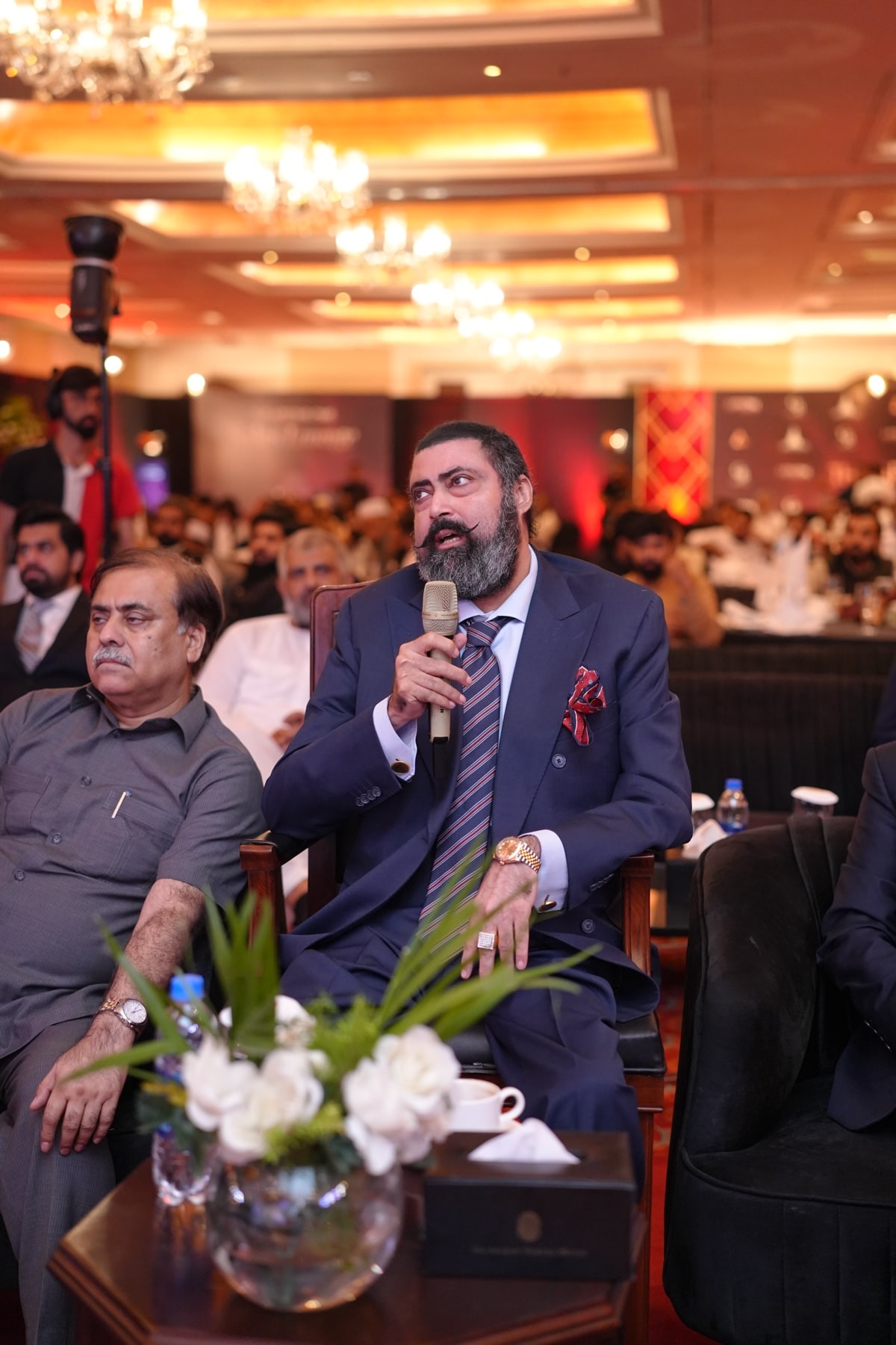 A guest putting a question to the panel from the floor